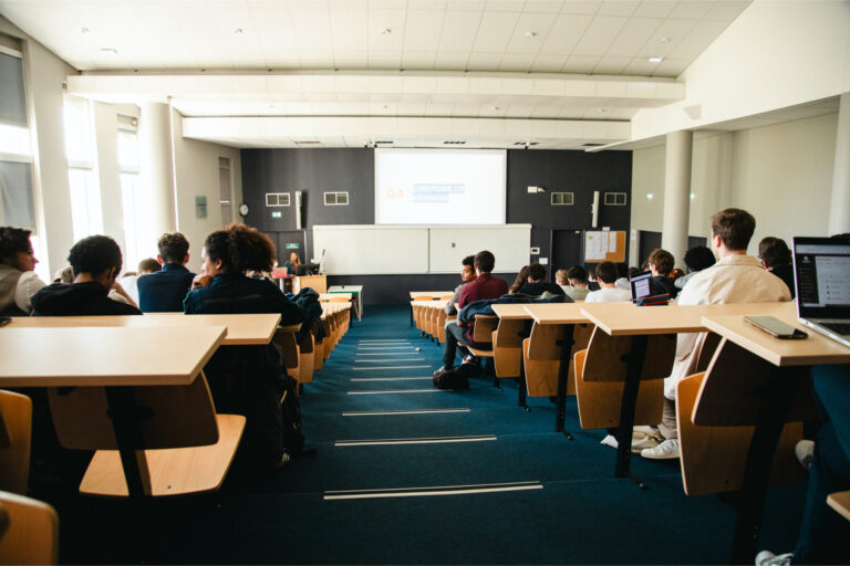 Conférence de l'entreprise Kermené, filliale du MOUVEMENT E.Leclec