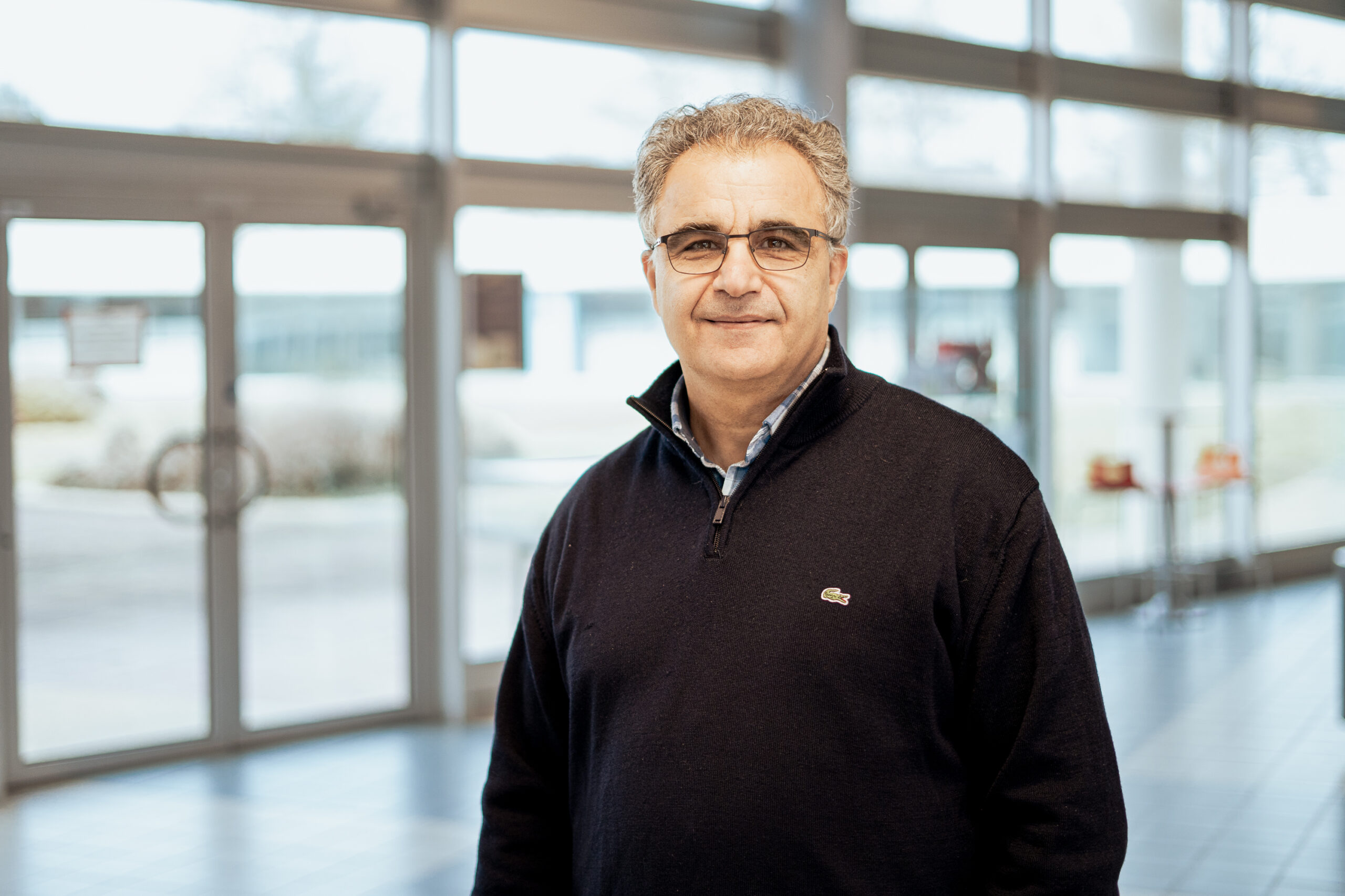 Portrait de Khaled KHALIL, chef du département Génie Industriel et Mécanique à l’ECAM Louis de Broglie.